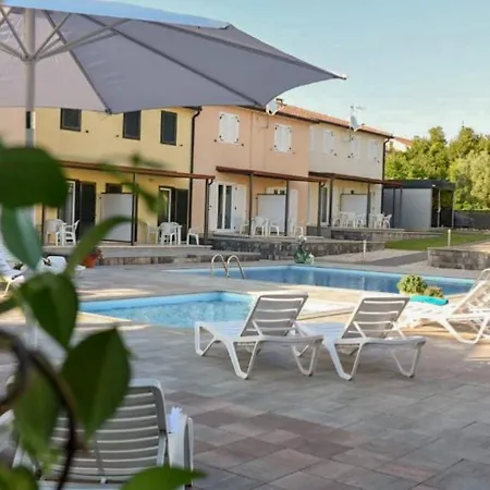 Apartment Dija Riva 2 *